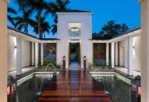 Luxury 5 Bedroom Seaduced Villa